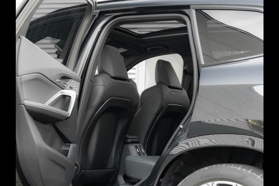 BMW X1 sDrive18i M-Sport Pro - Pano - Memoryzetel - Trekhaak - ACC - Head-Up - Harman Kardon