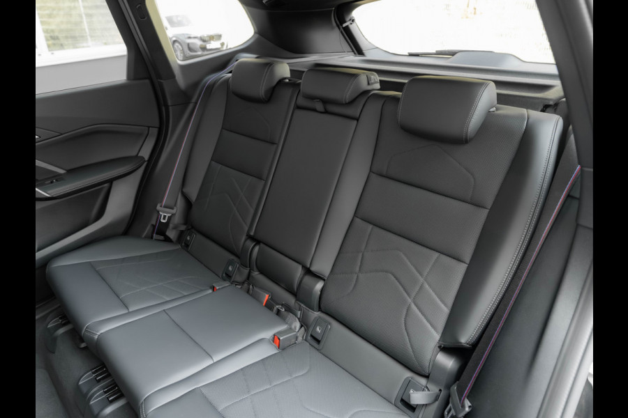 BMW X1 sDrive18i M-Sport Pro - Pano - Memoryzetel - Trekhaak - ACC - Head-Up - Harman Kardon