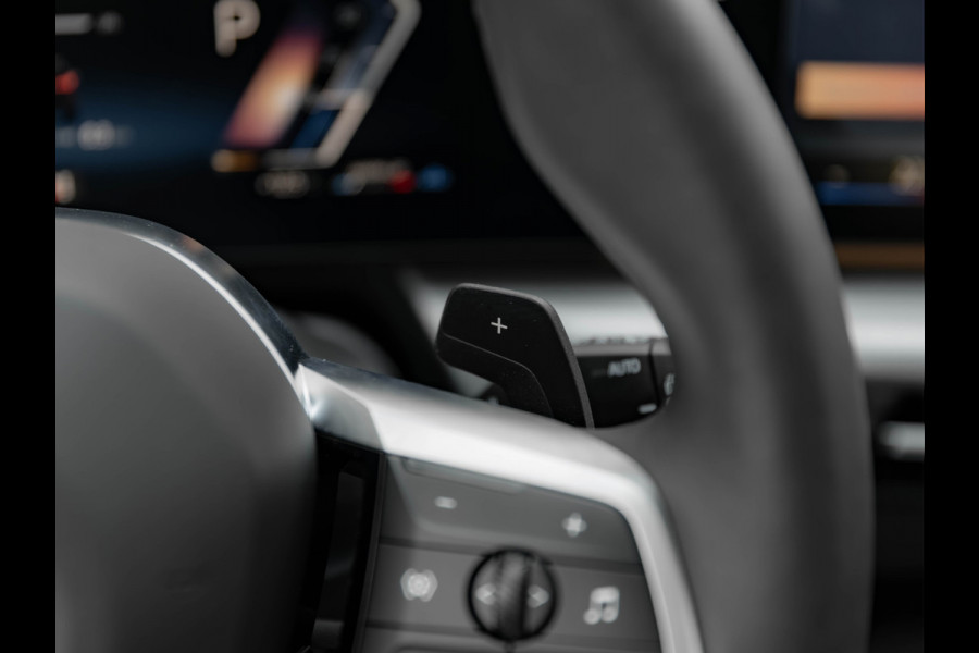 BMW X1 sDrive18i M-Sport Pro - Pano - Memoryzetel - Trekhaak - ACC - Head-Up - Harman Kardon
