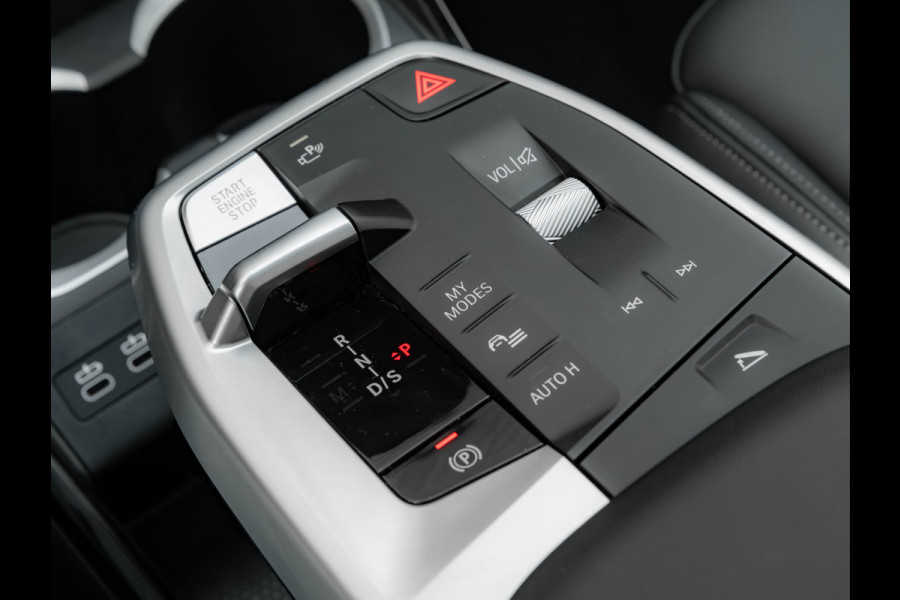 BMW X1 sDrive18i M-Sport Pro - Pano - Memoryzetel - Trekhaak - ACC - Head-Up - Harman Kardon