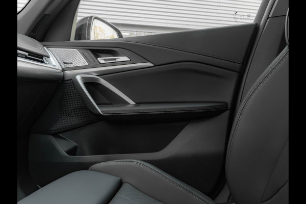 BMW X1 sDrive18i M-Sport Pro - Pano - Memoryzetel - Trekhaak - ACC - Head-Up - Harman Kardon