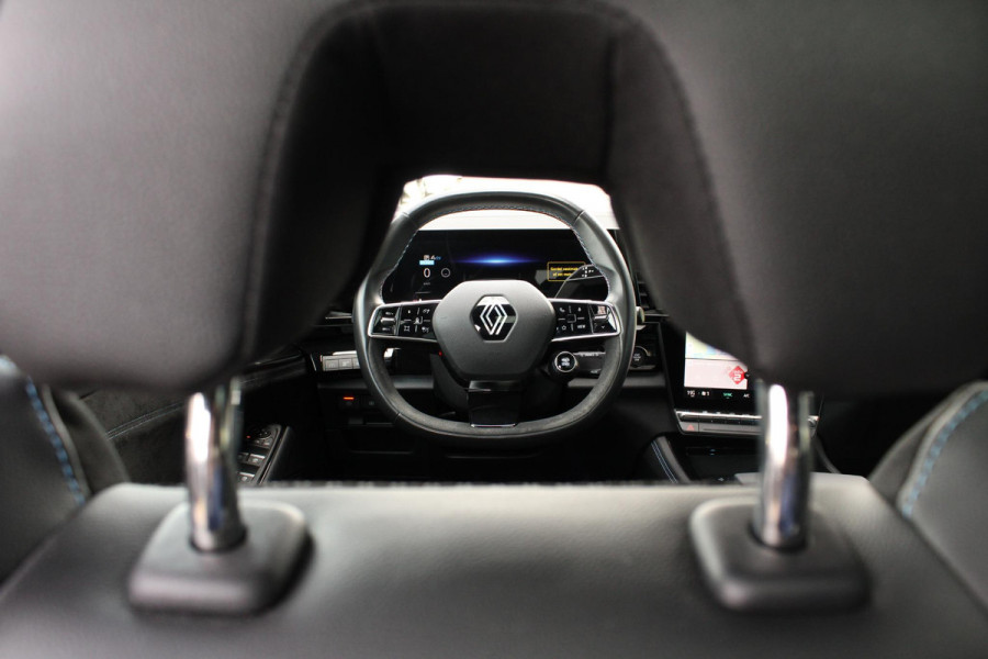 Renault Austral 1.2 E-Tech full hybrid 200 iconic esprit Alpine | Panorama Dak | Stuurverwarming | Camera | Navigatie | Fabrieksgarantie 2029 |