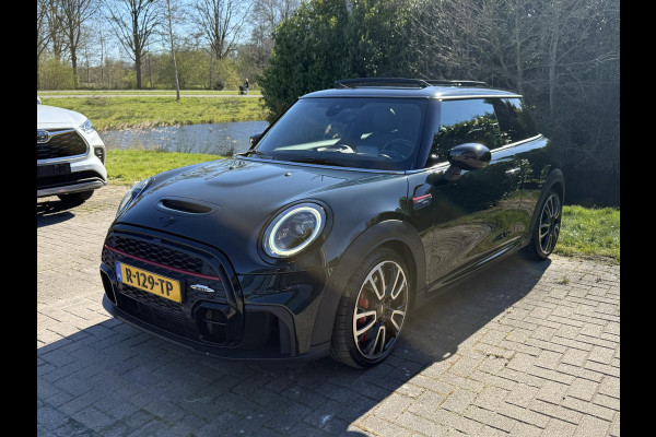 MINI 3-deurs 2.0 John Cooper Works Essential | 231pk | Harman kardon | Leder | Panoramadak | Stuur & Stoelverwarming | Head-Up | Parkeersensoren |  Full Options.