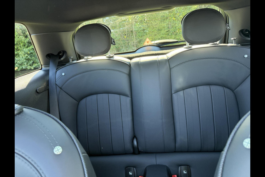 MINI 3-deurs 2.0 John Cooper Works Essential | 231pk | Harman kardon | Leder | Panoramadak | Stuur & Stoelverwarming | Head-Up | Parkeersensoren |  Full Options.