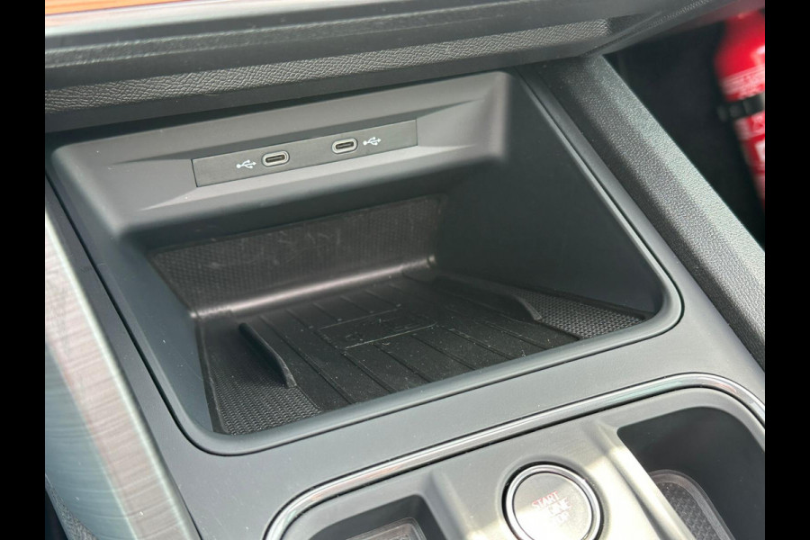 CUPRA Formentor 1.4 e-Hybrid VZ Performance 245pk PHEV |  Panoramadak | Stoelverwarming | Vol leder