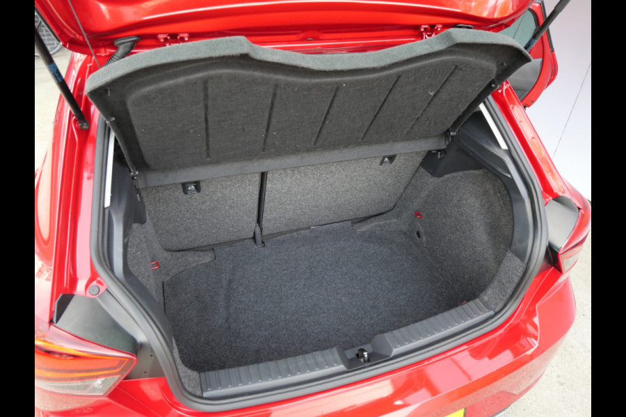 Seat Ibiza 1.0 TSI FR BUSINESS INTENSE | A.C.C | CARPLAY | CAMERA | 116 PK | NIEUWE APK!!