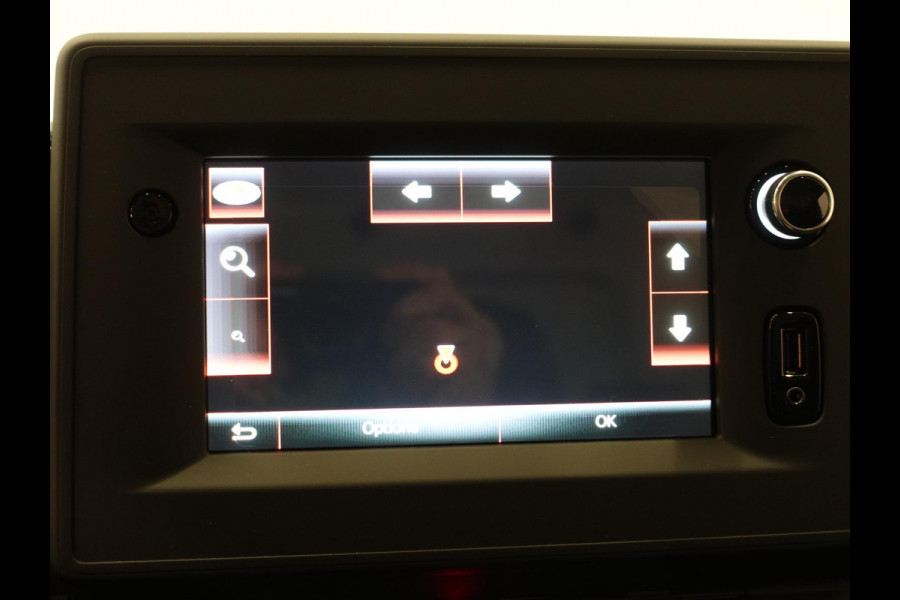 Renault Master T33 2.3 dCi 135PK L2H2 BPM VRIJ! Airco Cruise control Parkeersensoren Navigatie Trekhaak