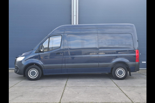 Mercedes-Benz Sprinter 311 2.2 CDI L2H2 - WDB9106331P133346 poetsen en foto’s maken