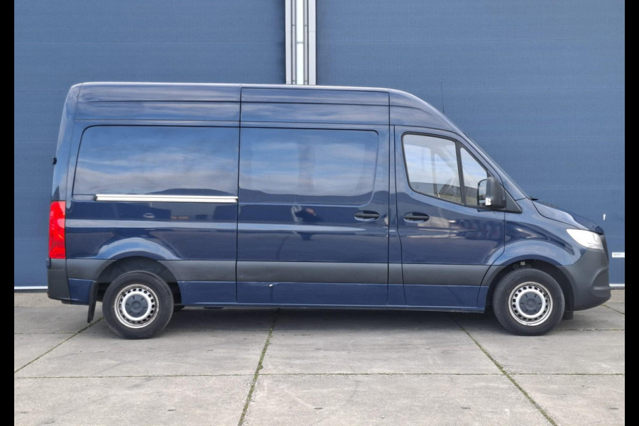 Mercedes-Benz Sprinter 311 2.2 CDI L2H2 - WDB9106331P133346 poetsen en foto’s maken