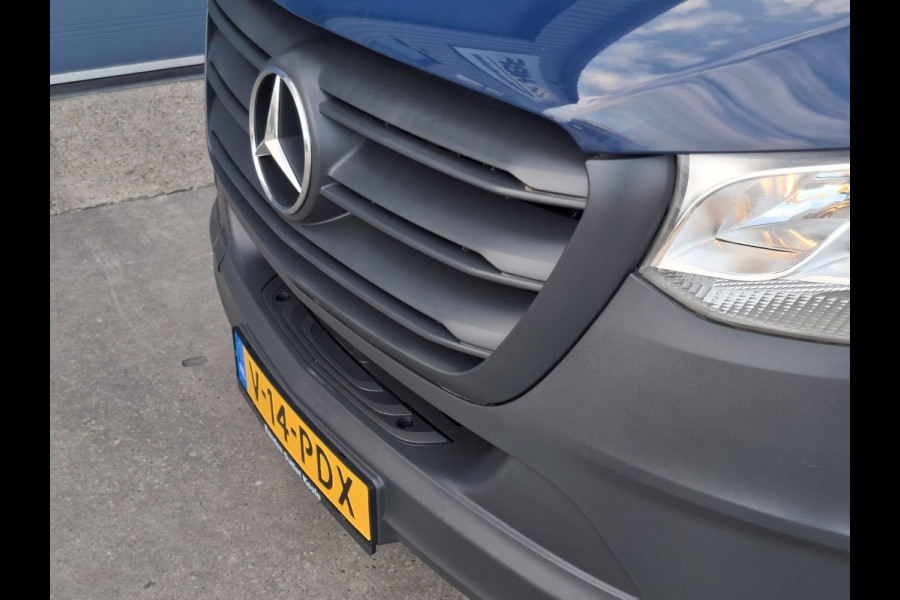 Mercedes-Benz Sprinter 311 2.2 CDI L2H2 - WDB9106331P133346 poetsen en foto’s maken