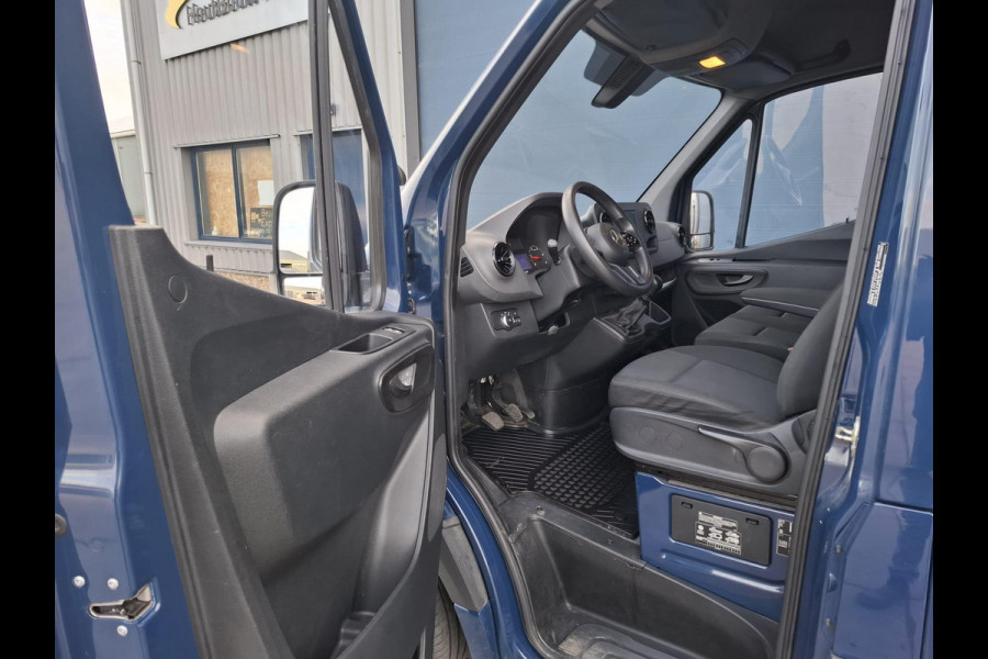 Mercedes-Benz Sprinter 311 2.2 CDI L2H2 - WDB9106331P133346 poetsen en foto’s maken