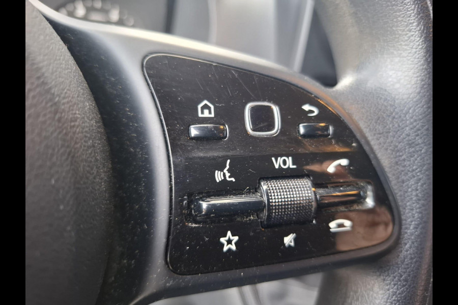 Mercedes-Benz Sprinter 311 2.2 CDI L2H2 - WDB9106331P133346 poetsen en foto’s maken