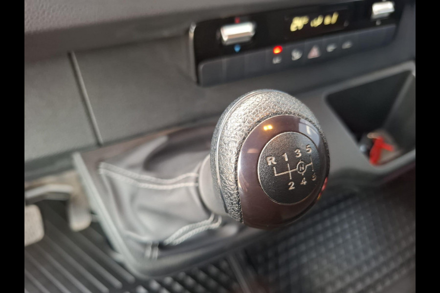 Mercedes-Benz Sprinter 311 2.2 CDI L2H2 - WDB9106331P133346 poetsen en foto’s maken