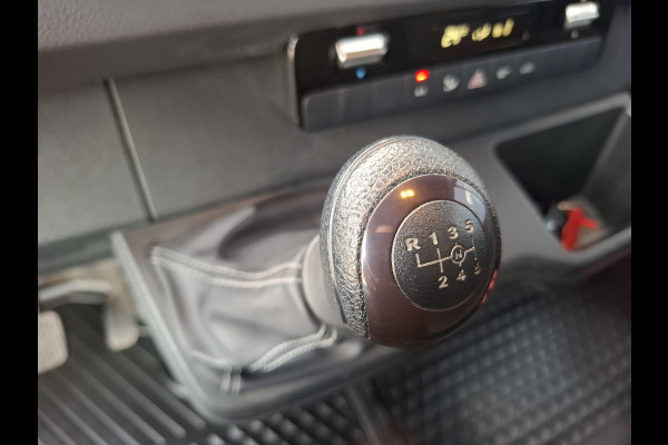Mercedes-Benz Sprinter 311 2.2 CDI L2H2 - WDB9106331P133346 poetsen en foto’s maken