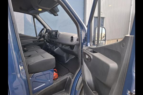 Mercedes-Benz Sprinter 311 2.2 CDI L2H2 - WDB9106331P133346 poetsen en foto’s maken