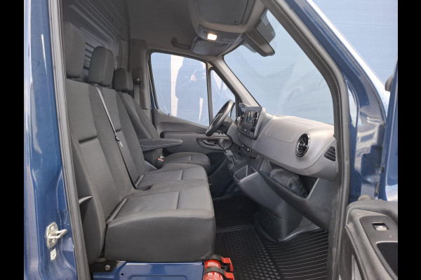 Mercedes-Benz Sprinter 311 2.2 CDI L2H2 - WDB9106331P133346 poetsen en foto’s maken