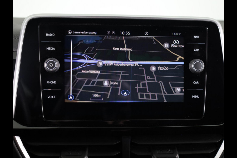 Volkswagen T-Roc 1.5 TSI R-Line | DSG | Navigatie | Camera | Dodehoeksensoren |