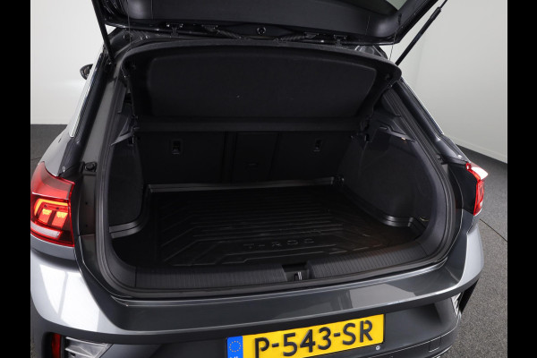 Volkswagen T-Roc 1.5 TSI R-Line | DSG | Navigatie | Camera | Dodehoeksensoren |