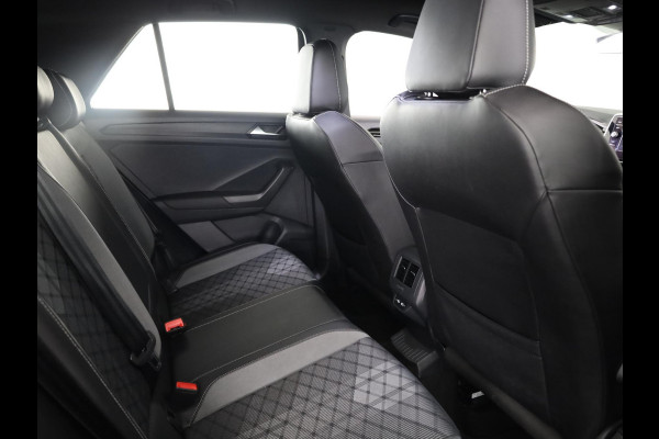 Volkswagen T-Roc 1.5 TSI R-Line | DSG | Navigatie | Camera | Dodehoeksensoren |