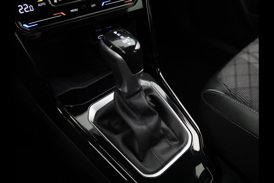 Volkswagen T-Roc 1.5 TSI R-Line | DSG | Navigatie | Camera | Dodehoeksensoren |