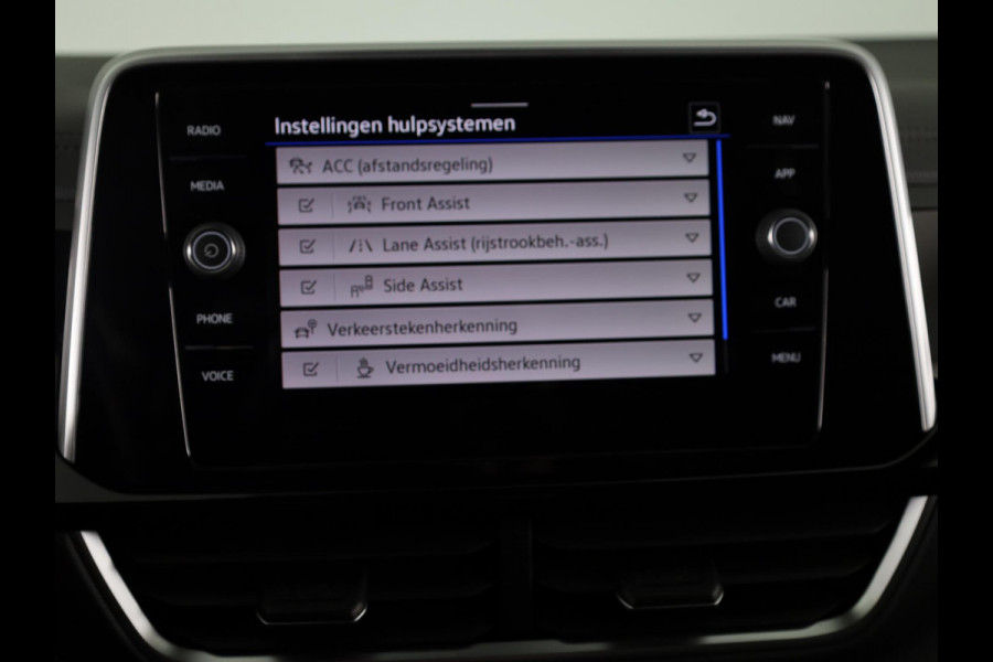 Volkswagen T-Roc 1.5 TSI R-Line | DSG | Navigatie | Camera | Dodehoeksensoren |