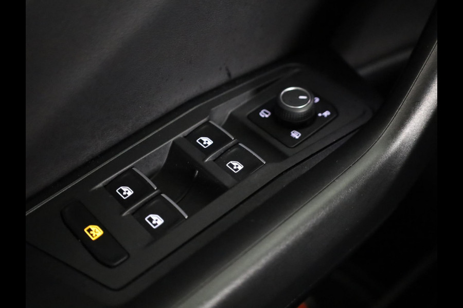 Volkswagen T-Roc 1.5 TSI R-Line | DSG | Navigatie | Camera | Dodehoeksensoren |