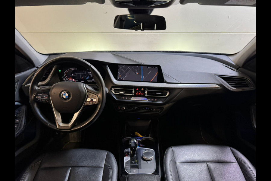 BMW 1-serie 118i 136PK AUT. HIGH EXECUTIVE TREKHAAK/LEDER/PANORAMADAK