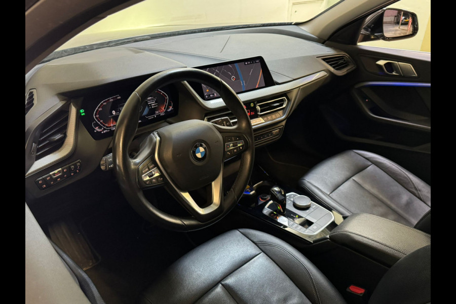 BMW 1-serie 118i 136PK AUT. HIGH EXECUTIVE TREKHAAK/LEDER/PANORAMADAK