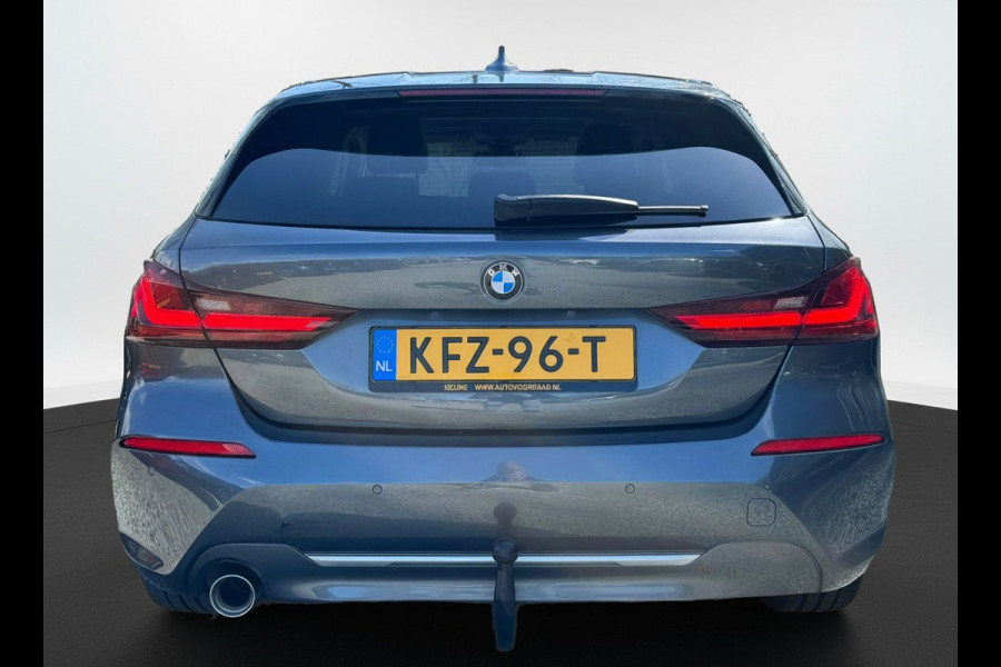 BMW 1-serie 118i 136PK AUT. HIGH EXECUTIVE TREKHAAK/LEDER/PANORAMADAK