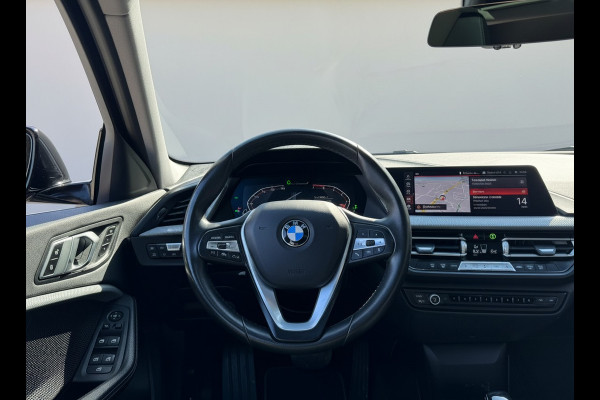 BMW 1-serie 118i 136PK AUT. HIGH EXECUTIVE TREKHAAK/LEDER/PANORAMADAK