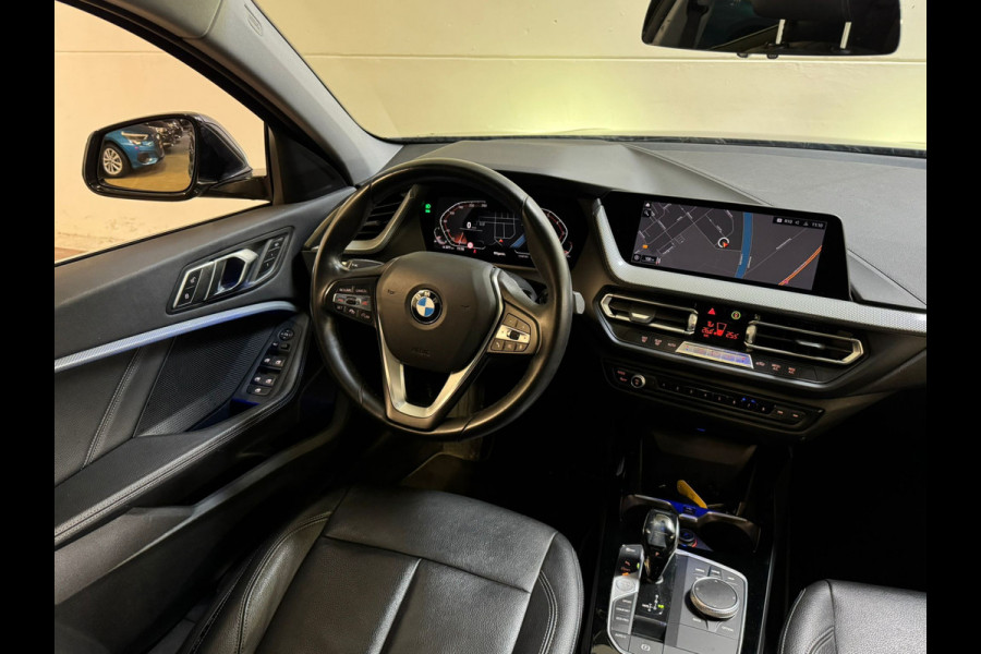 BMW 1-serie 118i 136PK AUT. HIGH EXECUTIVE TREKHAAK/LEDER/PANORAMADAK
