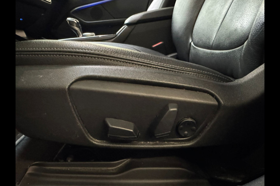 BMW 1-serie 118i 136PK AUT. HIGH EXECUTIVE TREKHAAK/LEDER/PANORAMADAK