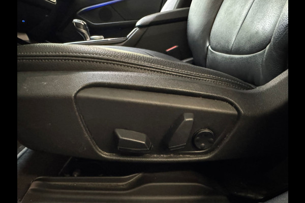 BMW 1-serie 118i 136PK AUT. HIGH EXECUTIVE TREKHAAK/LEDER/PANORAMADAK