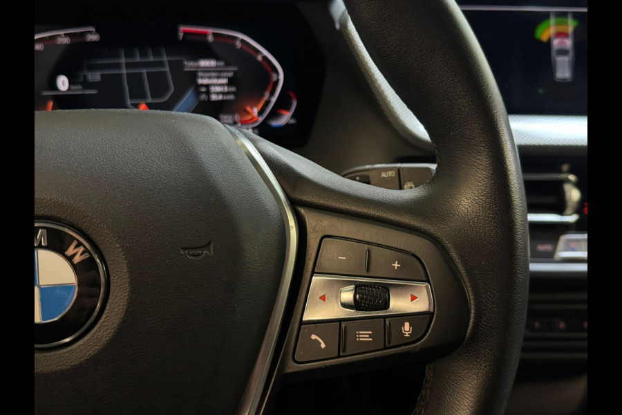 BMW 1-serie 118i 136PK AUT. HIGH EXECUTIVE TREKHAAK/LEDER/PANORAMADAK