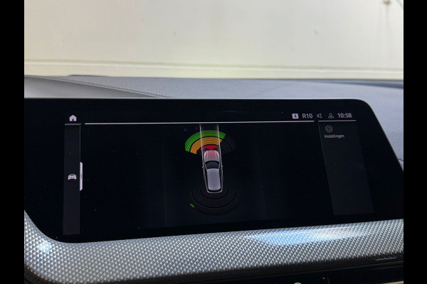 BMW 1-serie 118i 136PK AUT. HIGH EXECUTIVE TREKHAAK/LEDER/PANORAMADAK