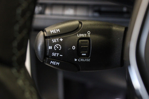Peugeot 5008 1.2 PureTech Crossway |Pano|