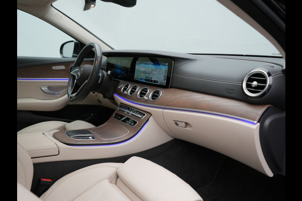Mercedes-Benz E-Klasse Estate 300 e AMG Line PHEV 320pk Dealer O.H. | Panodak | Adaptive Cruise | 360 Camera | Multi Beam LED | Lederen Sportstoelen Verwarmd | Sfeerverlichting | Apple Carplay | Navigatie | DAB | Plug In Hybrid |