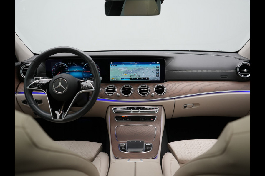 Mercedes-Benz E-Klasse Estate 300 e AMG Line PHEV 320pk Dealer O.H. | Panodak | Adaptive Cruise | 360 Camera | Multi Beam LED | Lederen Sportstoelen Verwarmd | Sfeerverlichting | Apple Carplay | Navigatie | DAB | Plug In Hybrid |