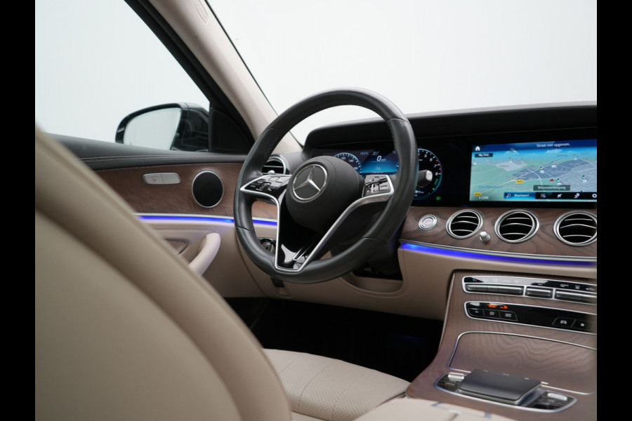 Mercedes-Benz E-Klasse Estate 300 e AMG Line PHEV 320pk Dealer O.H. | Panodak | Adaptive Cruise | 360 Camera | Multi Beam LED | Lederen Sportstoelen Verwarmd | Sfeerverlichting | Apple Carplay | Navigatie | DAB | Plug In Hybrid |