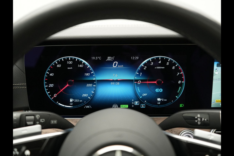 Mercedes-Benz E-Klasse Estate 300 e AMG Line PHEV 320pk Dealer O.H. | Panodak | Adaptive Cruise | 360 Camera | Multi Beam LED | Lederen Sportstoelen Verwarmd | Sfeerverlichting | Apple Carplay | Navigatie | DAB | Plug In Hybrid |