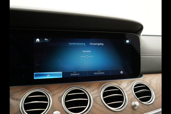Mercedes-Benz E-Klasse Estate 300 e AMG Line PHEV 320pk Dealer O.H. | Panodak | Adaptive Cruise | 360 Camera | Multi Beam LED | Lederen Sportstoelen Verwarmd | Sfeerverlichting | Apple Carplay | Navigatie | DAB | Plug In Hybrid |