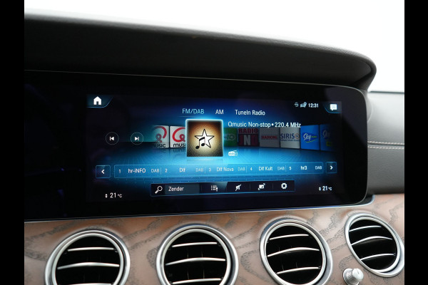 Mercedes-Benz E-Klasse Estate 300 e AMG Line PHEV 320pk Dealer O.H. | Panodak | Adaptive Cruise | 360 Camera | Multi Beam LED | Lederen Sportstoelen Verwarmd | Sfeerverlichting | Apple Carplay | Navigatie | DAB | Plug In Hybrid |