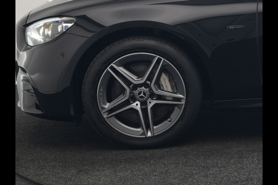 Mercedes-Benz E-Klasse Estate 300 e AMG Line PHEV 320pk Dealer O.H. | Panodak | Adaptive Cruise | 360 Camera | Multi Beam LED | Lederen Sportstoelen Verwarmd | Sfeerverlichting | Apple Carplay | Navigatie | DAB | Plug In Hybrid |