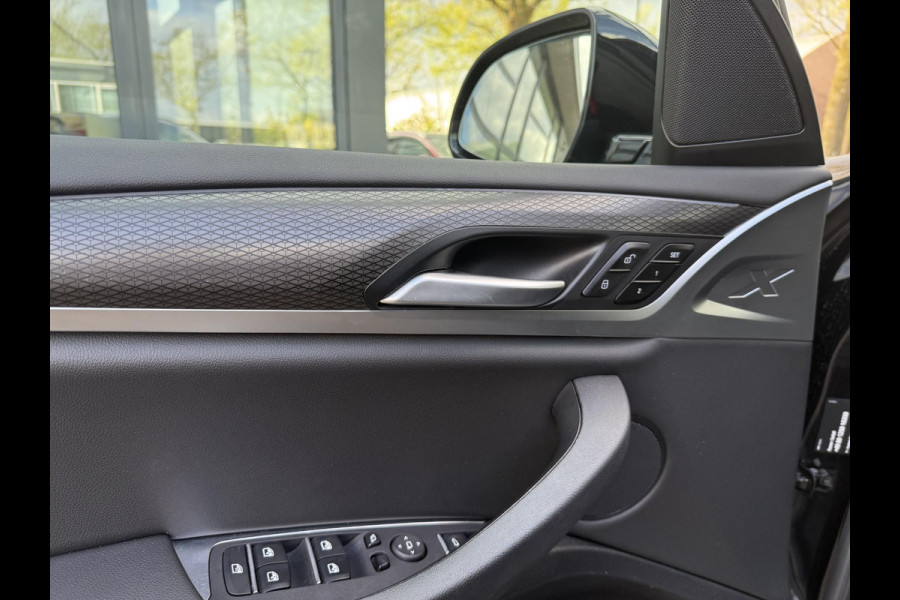 BMW X3 xDrive30e High Executive M-SPORT SHADOW LINE| BTW|  HIFI AUDIO| STOELVERWARMING| ELEK. STOELEN| ELEK. ACHTERKLEP| 20 INCH HOOGGLANS ZWARTE VELGEN| CAMERA| FULL LED|