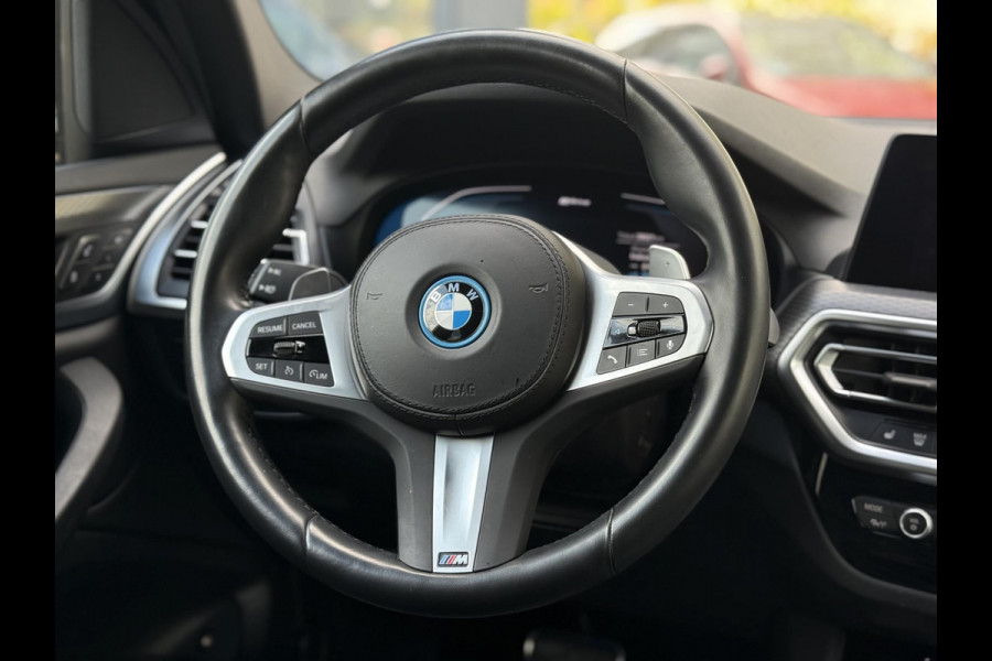 BMW X3 xDrive30e High Executive M-SPORT SHADOW LINE| BTW|  HIFI AUDIO| STOELVERWARMING| ELEK. STOELEN| ELEK. ACHTERKLEP| 20 INCH HOOGGLANS ZWARTE VELGEN| CAMERA| FULL LED|