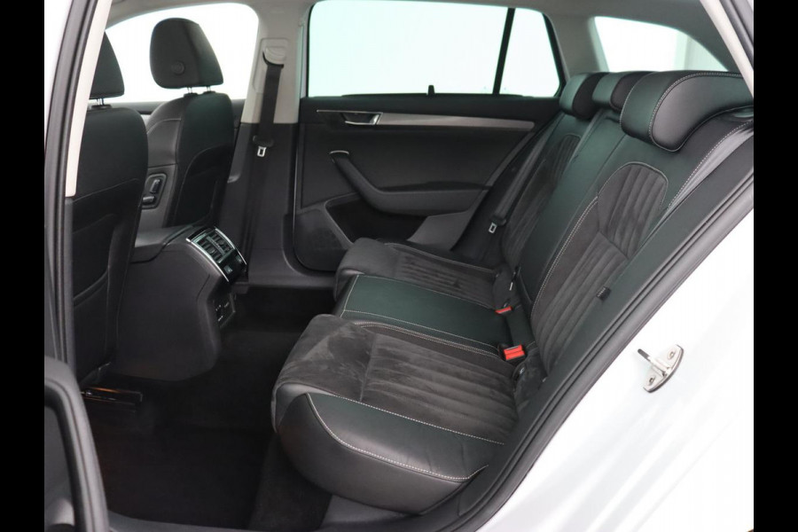 Škoda Superb 1.4 TSI iV Business Edition Plus | SOH 88,8% | Panoramadak | Leder/Alcantara | Stoelverwarming | Camera | Carplay | Park Assist | Virtual Cockpit | Achterbankverwarming | PHEV | Plug In