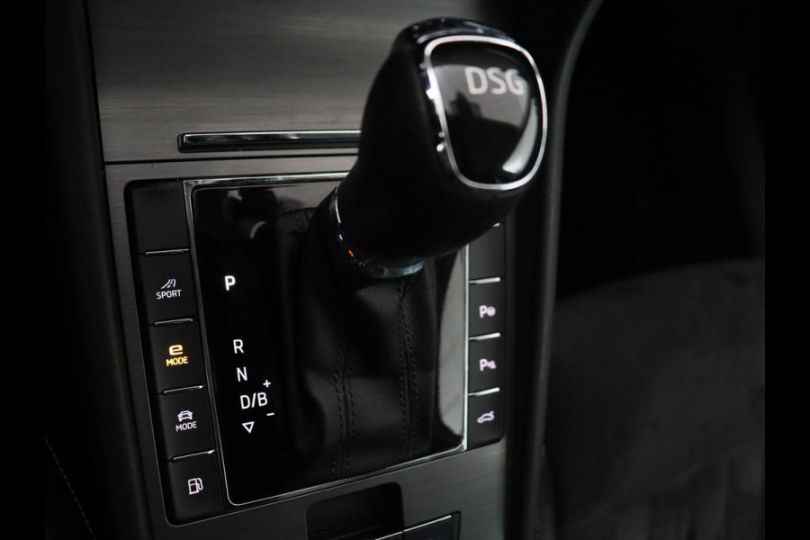 Škoda Superb 1.4 TSI iV Business Edition Plus | SOH 88,8% | Panoramadak | Leder/Alcantara | Stoelverwarming | Camera | Carplay | Park Assist | Virtual Cockpit | Achterbankverwarming | PHEV | Plug In