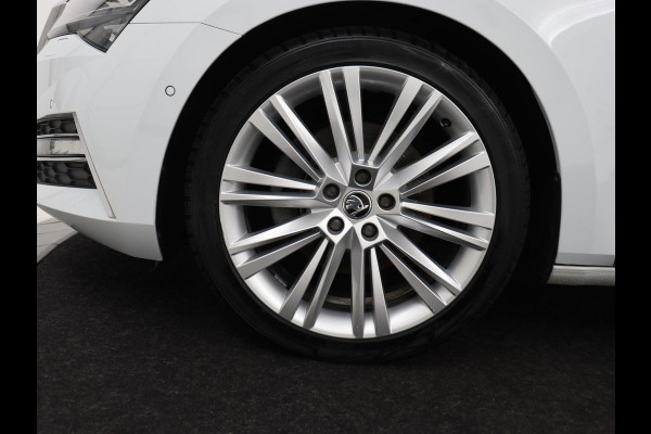 Škoda Superb 1.4 TSI iV Business Edition Plus | SOH 88,8% | Panoramadak | Leder/Alcantara | Stoelverwarming | Camera | Carplay | Park Assist | Virtual Cockpit | Achterbankverwarming | PHEV | Plug In