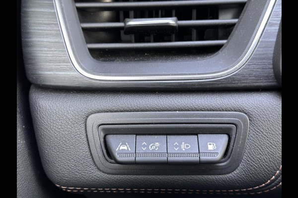 Renault Captur 1.6 E-Tech Plug-in Hybrid 160 Initiale Paris | TWO TONE | Leder | stuur/stoelverwarming | DAB Ontvanger |