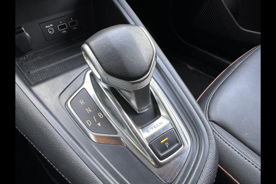 Renault Captur 1.6 E-Tech Plug-in Hybrid 160 Initiale Paris | TWO TONE | Leder | stuur/stoelverwarming | DAB Ontvanger |